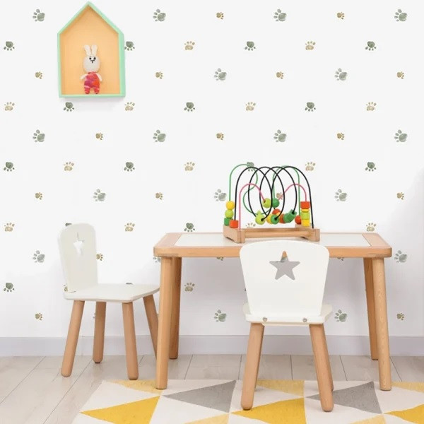 کاغذ دیواری با الگوی تکرارشونده رد پاهای پاندا