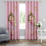 پرده پانچی چاپی اتاق کودک با طرح دختربچهای در پیراهن صورتی که اسب تکشاخ بغل کرده و نوشته Little Princess.