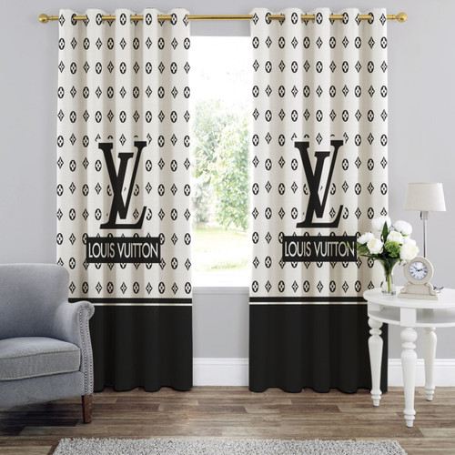 پرده چاپی مخمل لازار با پترن برند لویی ویتون سفید و مشکی در یک دکوراسیون داخلی مینیمال و شیک.