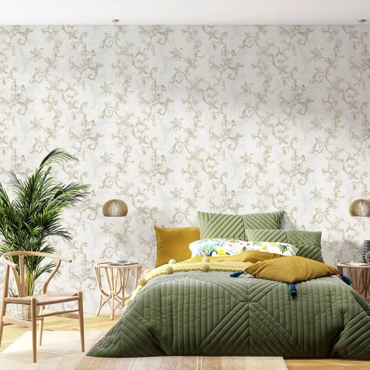 نما از کاغذدیواری با طرح گلهای رونده شایندار و شاخههای ظریف اکلیلی