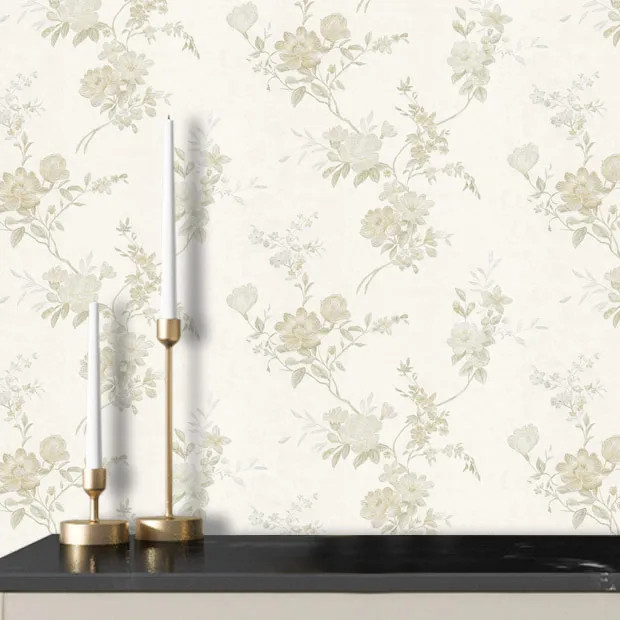 نمای نزدیک از کاغذدیواری گلدار با زمینه پتینه محو و ذرات اکلیلی درخشان در نور