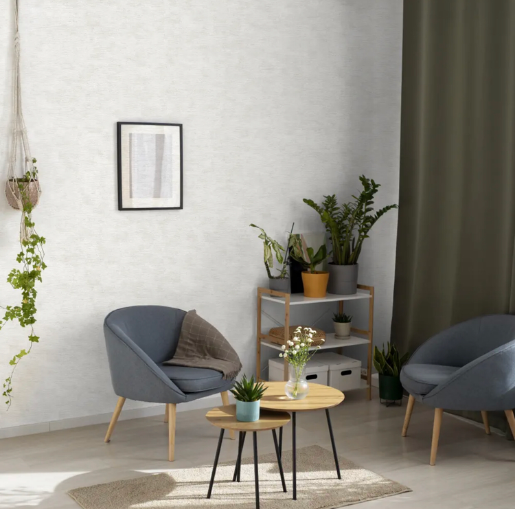 کاغذدیواری سفید صدفی با بافت برجسته و درخشش ابریشمی بدون دانههای اکلیل