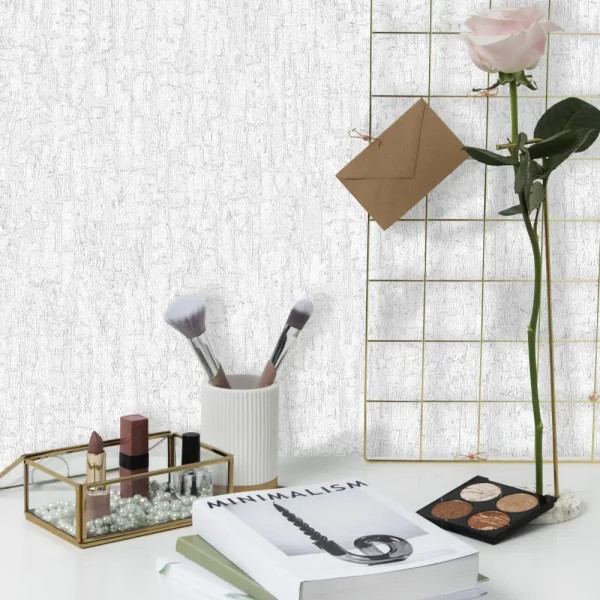 کاغذدیواری تمام سفید با بافت برجسته زمینه پتینه محو بدون تغییر رنگ